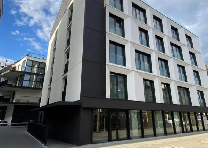 Deluxe Industrial Apartment Free Parking